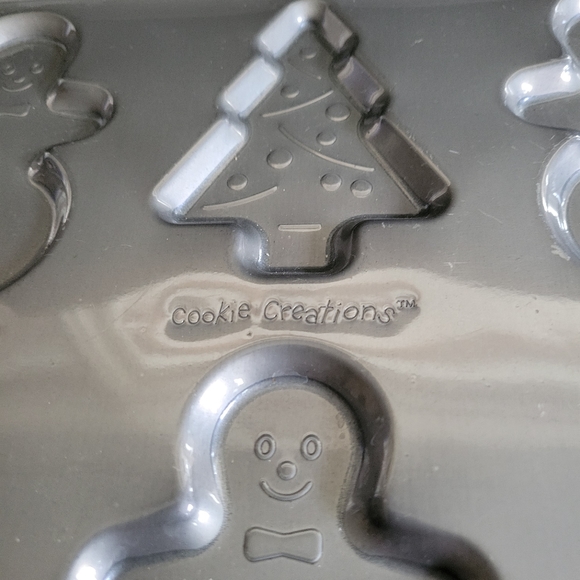 Ekco Secrets Nestlé Toll House Cookie Creations Cookie Sheet - Picture 12 of 12